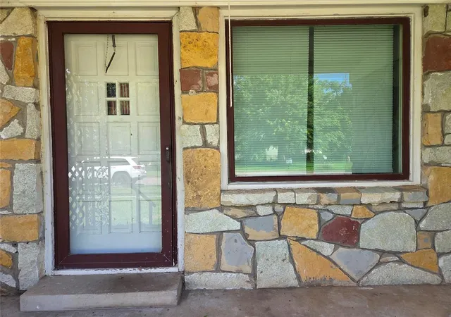 3rd image of 207 S Elm St, Pauls Valley, OK 73075 | MLS# 1239115