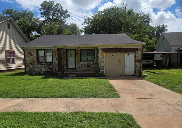 4th image of 207 S Elm St, Pauls Valley, OK 73075 | MLS# 1239115