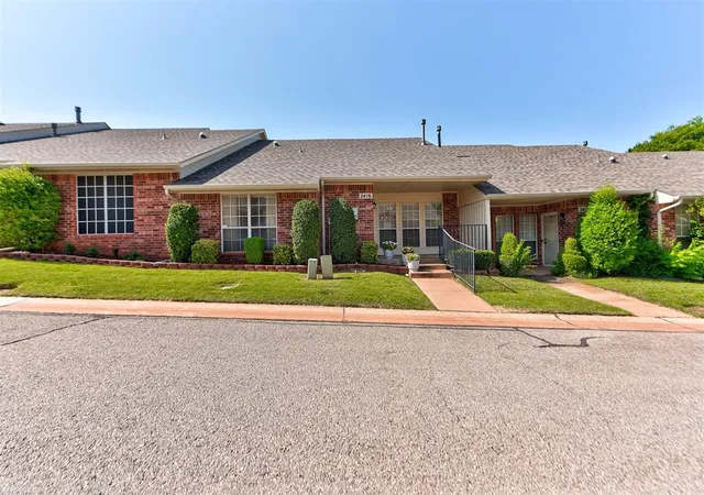 2nd image of 2416 Glenrock, Edmond, OK 73012 | MLS# 1239129