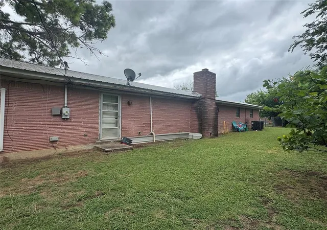 Homes for sale in Davis, OK | 106 Hazelwood St, Davis, OK 73030 | MLS# 1239138