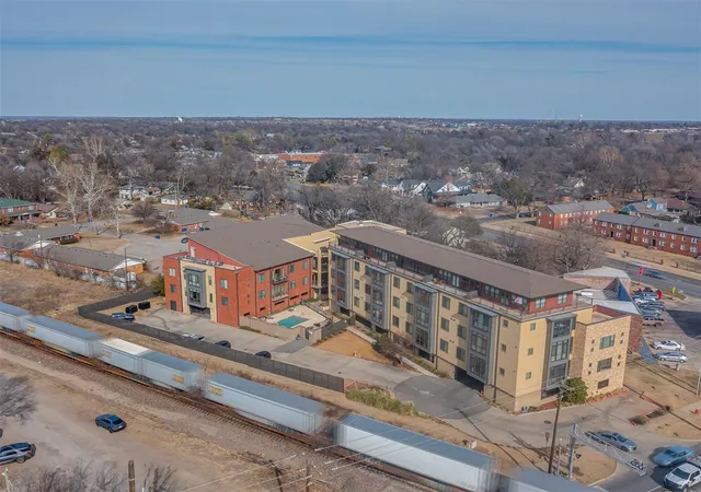 2nd image of 401 E Boyd St, Norman, OK 73069