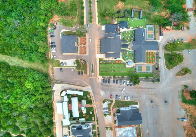 16th image of 30609 Stadium View Dr, Norman, OK 73072 | MLS# 1239148