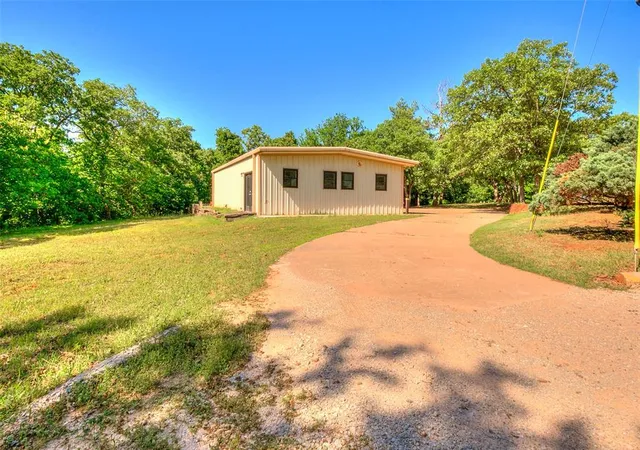 2nd image of 8000 N Harrah Rd, Harrah, OK 73045 | MLS# 1239149