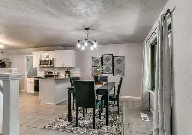 5th image of 1213 Mockingbird Ln, Edmond, OK 73034 | MLS# 1239153