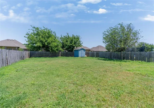 Homes for sale in Moore, OK | 913 Sw 16th St, Moore, OK 73160 | MLS# 1239154