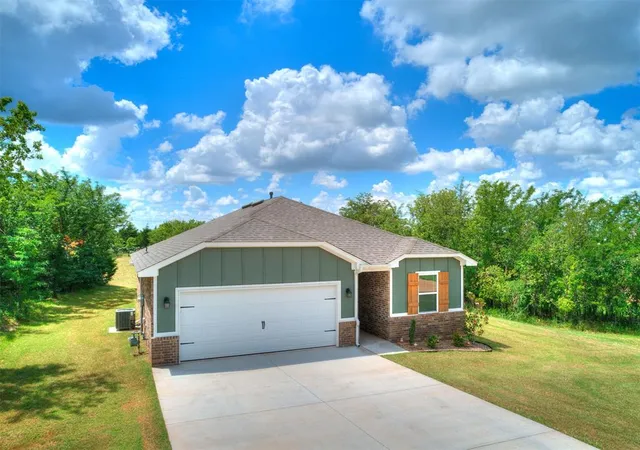 2nd image of 4592 Kensington Wy, Edmond, OK 73025 | MLS# 1239155