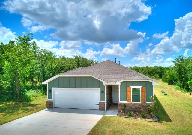 3rd image of 4592 Kensington Wy, Edmond, OK 73025 | MLS# 1239155