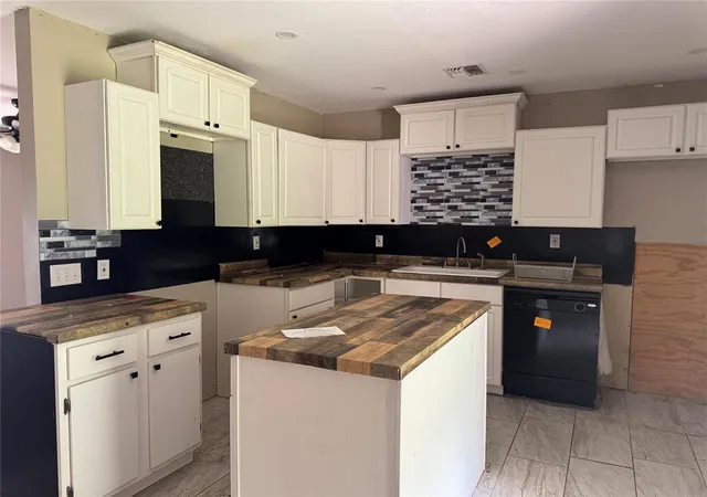 Photo 3 of Single Family Residence at 1101 NW 7th Street, Lindsay, OK 73052 | MLS# 1239163 | | Sold on 2026-08-24
