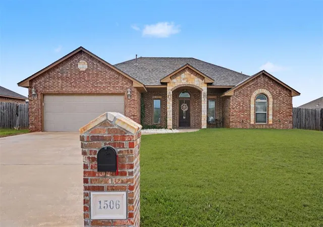 1st image of 1506 Ne Scenic Ridge Ridge, Elgin, OK 73538 | MLS# 1239165