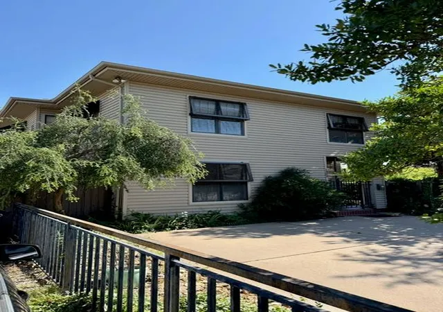 2nd image of 1303 Nw 22nd St, Oklahoma City, OK 73106 | MLS# 1239180