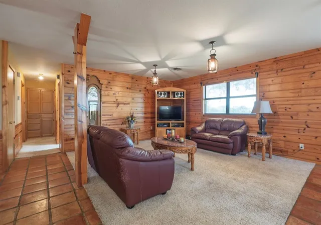 Photo 4 of Single family home for sale at 18306 Gaddy Rd, Shawnee, OK 74801 | MLS# 1239184 | Listing updated on 2026-08-05