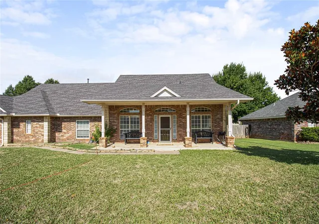 2nd image of 615 N Songbird Wy, Mustang, OK 73064 | MLS# 1239199