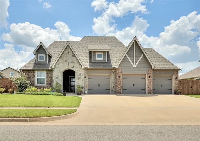 1st image of 11412 Nw 104th St, Yukon, OK 73099 | MLS# 1239204