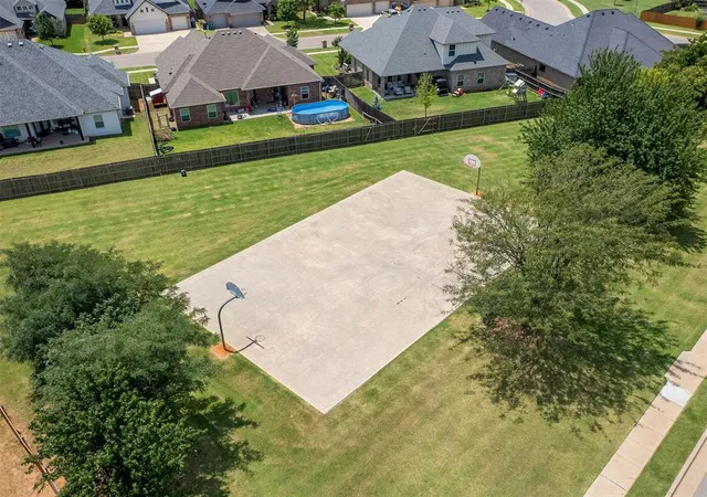 35th image of 11412 Nw 104th St, Yukon, OK 73099 | MLS# 1239204