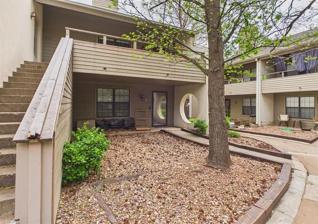 2nd image of 11130 Stratford Dr, Oklahoma City, OK 73120