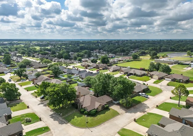 Photo 3 of Single family home for sale at 1201 Castle Crk St, Shawnee, OK 74804 | MLS# 1239215 | Listing updated on 2026-07-14