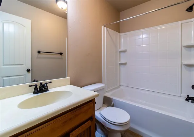 Photo 4 of Single family home for sale at 1009 Bear Mountain Dr, Norman, OK 73069 | MLS# 1239224 | Listing updated on 2026-09-02