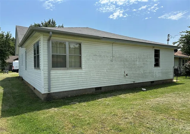 Photo 5 of Sale Pending at 509 Delaware St, Jones, OK 73049 | MLS# 1239229 | Listing updated on 2026-08-25