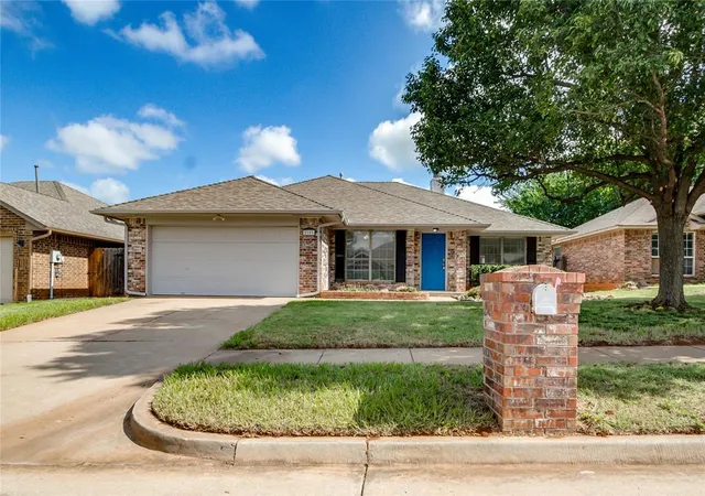Homes for sale in Edmond, OK | 2101 Cedar Meadow Ln, Edmond, OK 73003 | MLS# 1239242