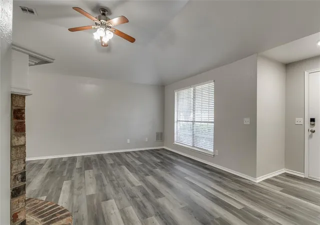 Photo 4 of Sale Pending at 2101 Cedar Meadow Ln, Edmond, OK 73003 | MLS# 1239242 | Listing updated on 2026-08-31