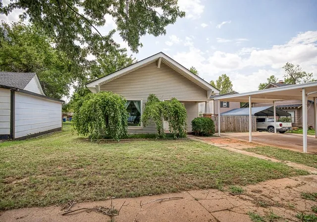 Homes for sale in Kingfisher, OK | 212 S 9th St, Kingfisher, OK 73750 | MLS# 1239268