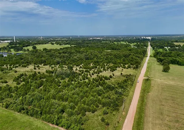 5th image of 7 E 880 Rd, Stroud, OK 74079 | MLS# 1239274