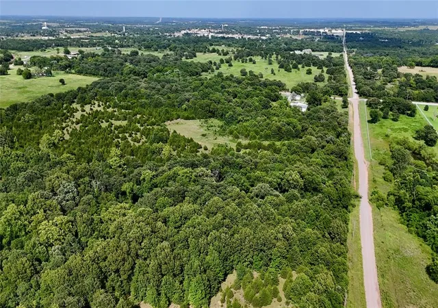 2nd image of 11 E 880 Rd, Stroud, OK 74079 | MLS# 1239284