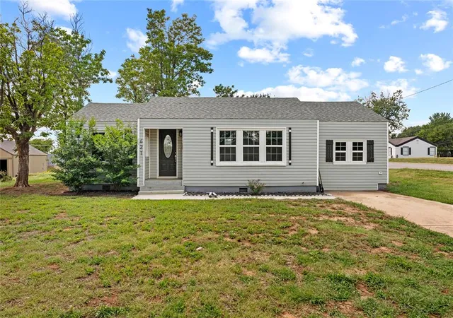 1st image of 621 N 5th St, Weatherford, OK 73096 | MLS# 1239293