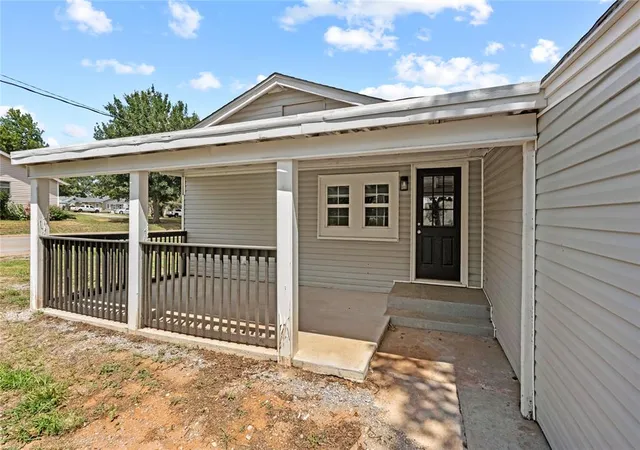 17th image of 621 N 5th St, Weatherford, OK 73096 | MLS# 1239293