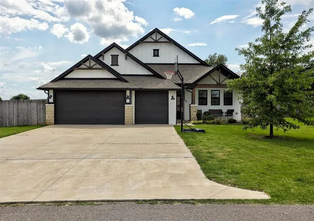 1st image of 8430 Hidden Creek Dr, Noble, OK 73068 | MLS# 1239295