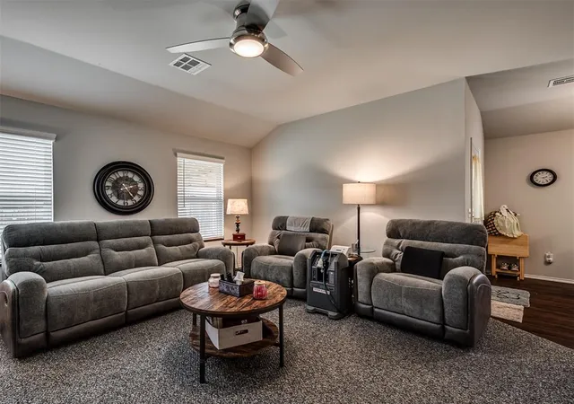 4th image of 5320 Nicole Dr, Tuttle, OK 73089 | MLS# 1239298