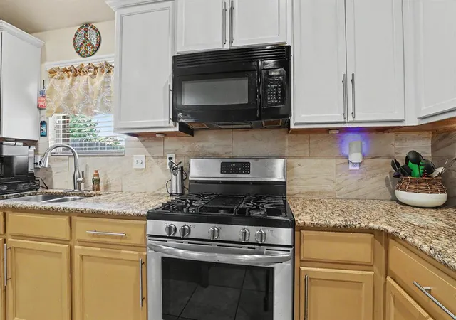 Photo 4 of Single family home for sale at 9505 Timberwind Ln, Yukon, OK 73099 | MLS# 1239299 | Listing updated on 2026-10-08