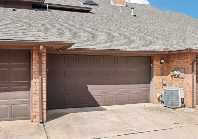 Homes for sale in Norman, OK | 1899 Saddleback Boulevard, Norman, OK 73072 | Houzeo