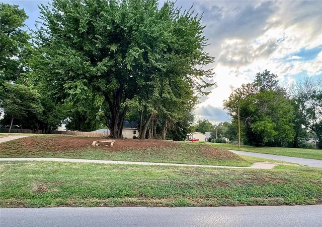 Homes for sale in Chickasha, OK | 0000 S 1st St, Chickasha, OK 73018 | MLS# 1239304