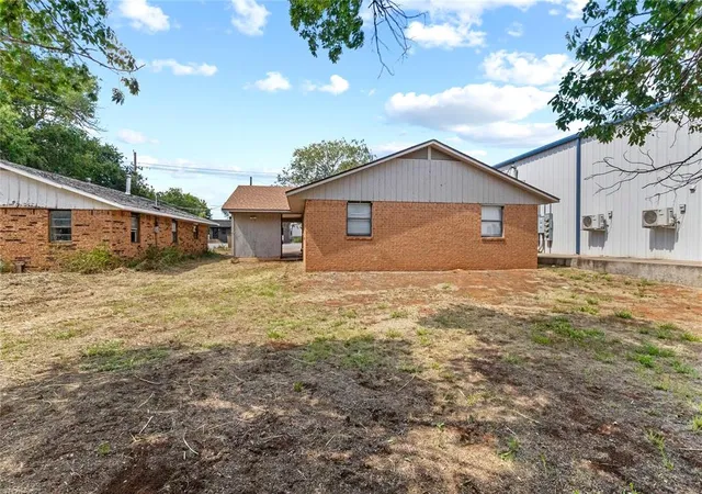 5th image of 522 E Clark Ave, Weatherford, OK 73096 | MLS# 1239315