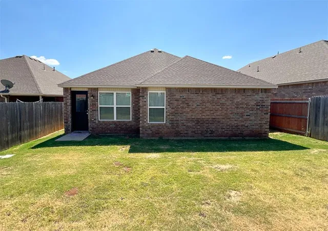 Homes for sale in Yukon, OK | 9317 Nw 71st St, Yukon, OK 73099 | MLS# 1239316