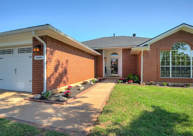 Photo 2 of Single family home for sale at 2609 Nw 160th Street, Edmond, OK 73013 | MLS# 1239318 | Listing updated on 2026-09-02