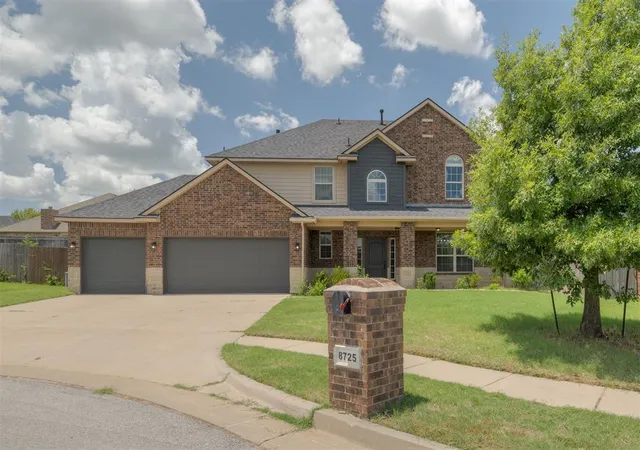 Homes for sale in Yukon, OK | 8725 Sally Ct, Yukon, OK 73099 | MLS# 1239321