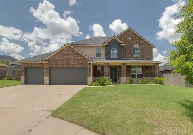 Homes for sale in Yukon, OK | 8725 Sally Ct, Yukon, OK 73099 | MLS# 1239321