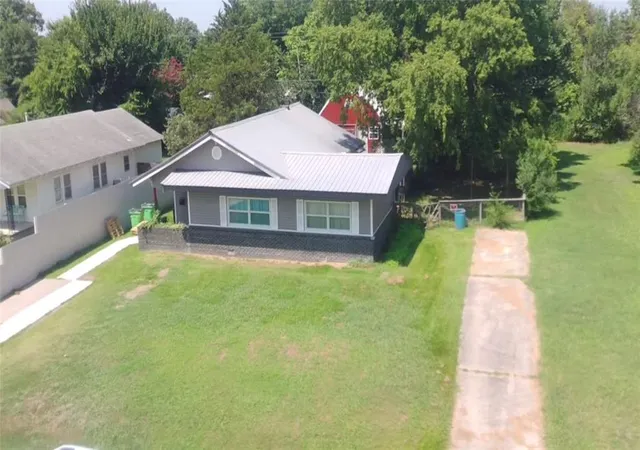1st image of 207 S 8th St, Okemah, OK 74859 | MLS# 1239325