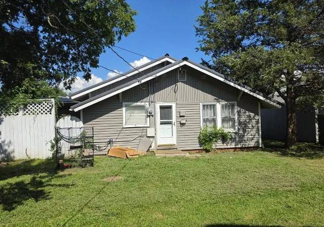 Homes for sale in Okemah, OK | 207 S 8th St, Okemah, OK 74859 | MLS# 1239325