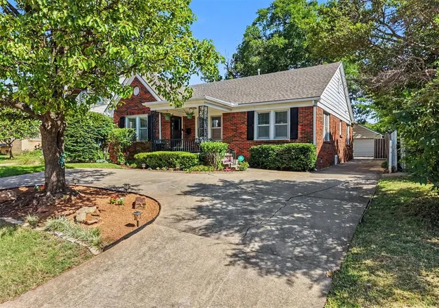 Homes for sale in Oklahoma City, OK | 2829 Nw 26th St, Oklahoma City, OK 73107 | MLS# 1239327