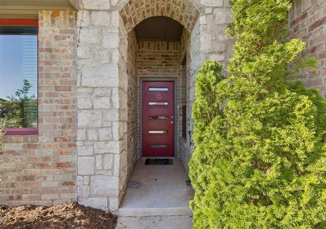 Photo 1 of Single family home for sale at 6116 Beverly Hills Dr, Edmond, OK 73034 | MLS# 1239338 | Listing updated on 2026-10-16