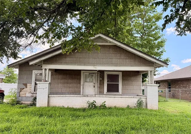 1st image of 533 W Wood St, Shawnee, OK 74801 | MLS# 1239341