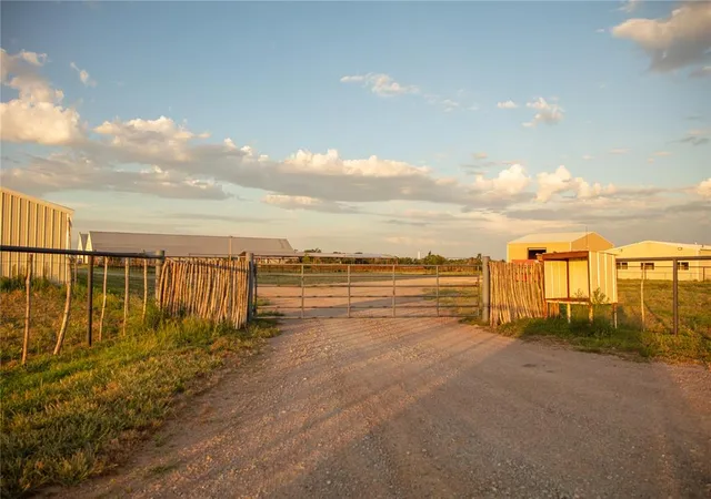 Homes for sale in Willow, OK | 31665 E County Road 1350, Willow, OK 73673 | MLS# 1239348