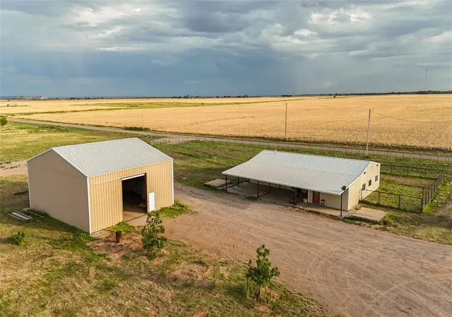 Homes for sale in Willow, OK | 31665 E County Road 1350, Willow, OK 73673 | MLS# 1239348