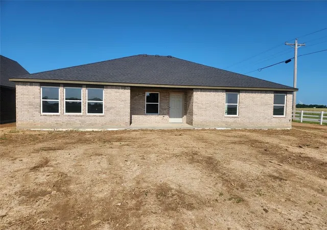 Photo 3 of Sale Pending at 1916 Topaz Rd, Pryor, OK 74361 | MLS# 1239360 | Listing updated on 2026-09-23