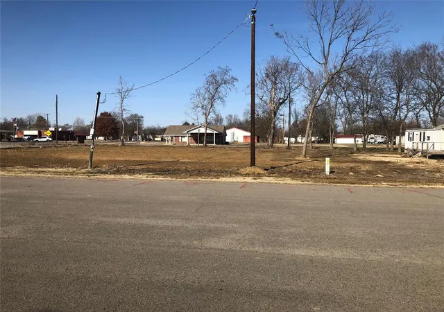 Homes for sale in Porum, OK | 105 E Muskogee Ave, Porum, OK 74455 | MLS# 1239364