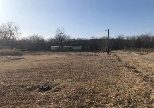 Homes for sale in Porum, OK | 408 W Chickasaw Ave, Porum, OK 74455 | MLS# 1239368