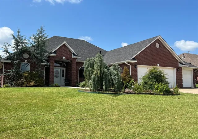 1st image of 1309 Cambridge Dr, Shawnee, OK 74804 | MLS# 1239392
